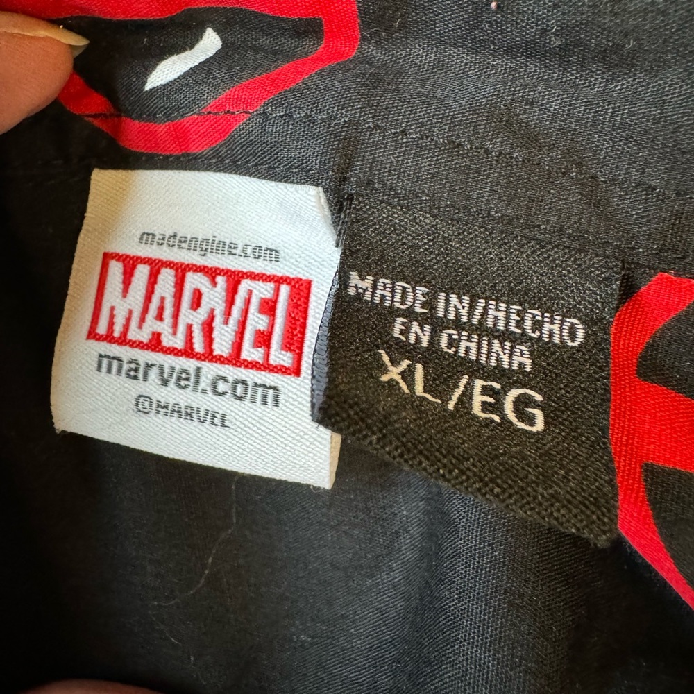 Men’s Extra Large Deadpool Button-Down Short Slee… - image 5